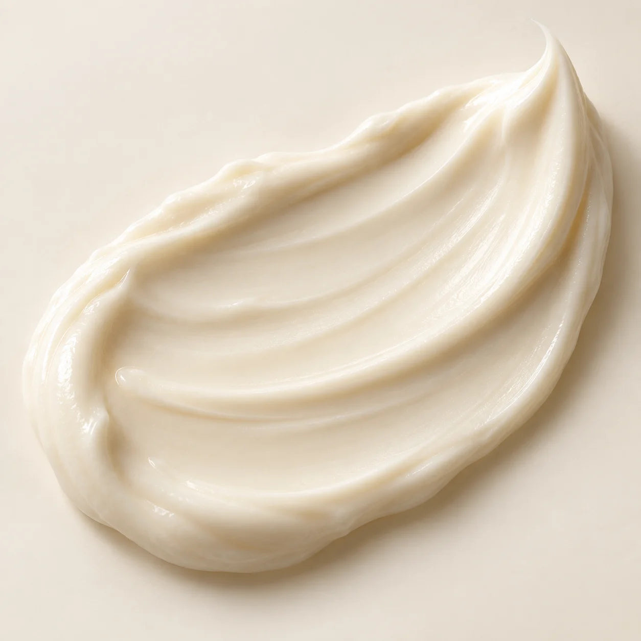 A delicate sweep of white cream